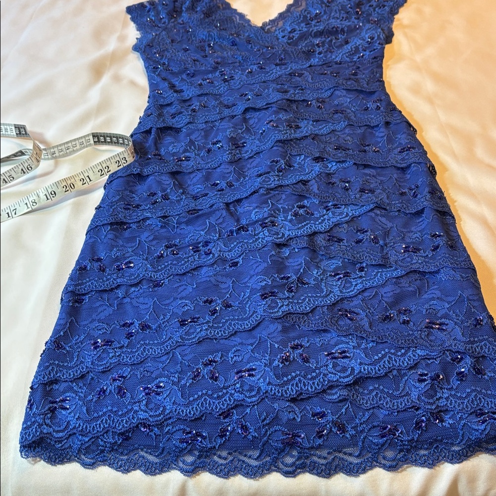 Marina Cobalt Blue Lace and Sequined V Neck Dress Size 6 - Picture 6 of 16